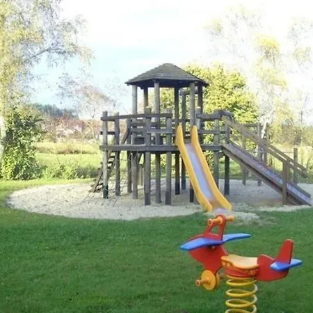 Ferienhaeuser Schlossberg Mit Zwei Sep Schlafraeumen, Kostenlosem W-lan Und Neuer Hausausstattung *